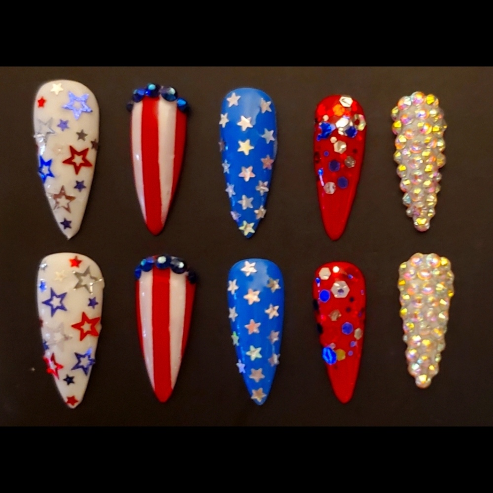 4th of July press on nails (glue not included)